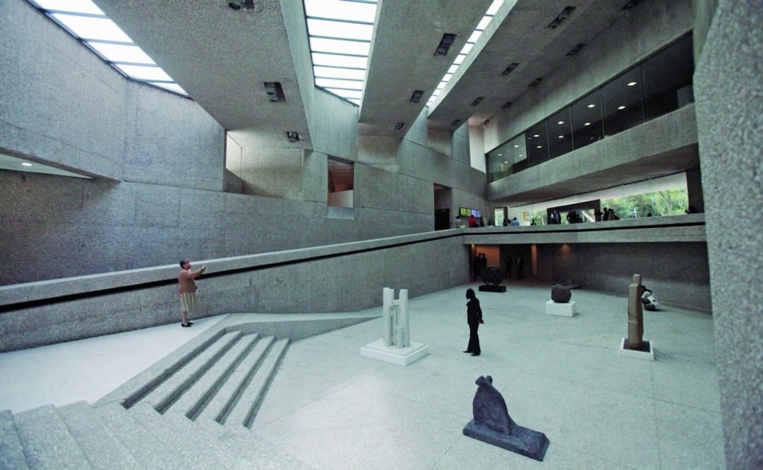 En el interior, donde predomina el color blanco, se buscó que los espacios se relacionaran con las obras por medio de la luz natural y artificial. (Foto: Archivo El Universal)