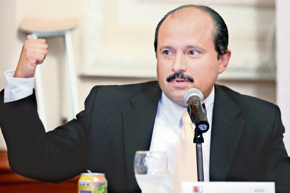 Lizárraga afirma que hubo incidentes que justifican las 6 mil 492 pantallas siniestradas, que tuvieron un costo de 16 millones 487 mil pesos (ARCHIVO EL UNIVERSAL)