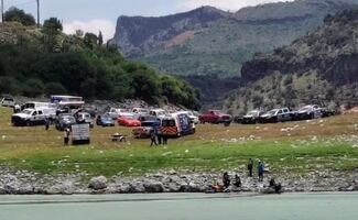 Naufragio de embarcación en presa Zimapán deja una persona fallecida y un sobreviviente; autoridades de Hidalgo y Querétaro buscan a 4 desaparecidos