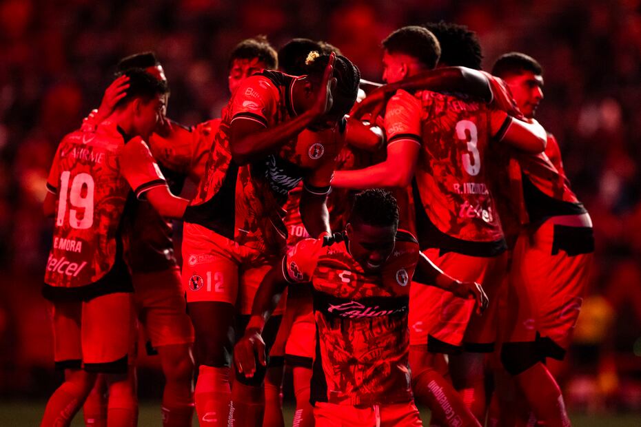 Xolos de Tijuana en festejo de gol, tras llevarse la victoria ante Querétaro - Foto: Imago7
