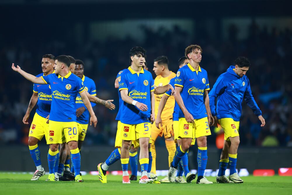 Jugadores del América en lamento, durante el Apertura 2024 - Foto: Imago7