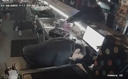 VIDEO: Así fue el ataque en bar "Monkeys" de Celaya donde le disparan a empleadas