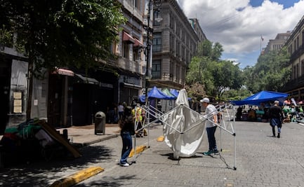Capitalinos y turistas celebran retiro del plantón de la CNTE en Centro Histórico; vialidades comienzan a liberarse