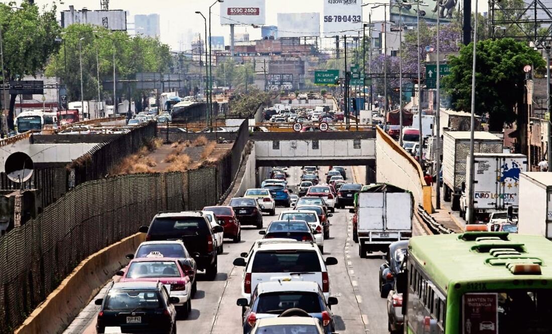 A las 18:00 horas de ayer el Sistema de Monitoreo Atmosférico reportó una mala calidad del aire en la estación ubicada en la delegación Benito Juárez (FERNANDO RAMIREZ. EL UNIVERSAL)