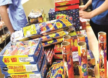 Pipas y ambulancias permanecerán en mercados pirotécnicos de Edomex