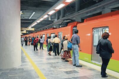 Ex director de L-12 libra inhabilitación