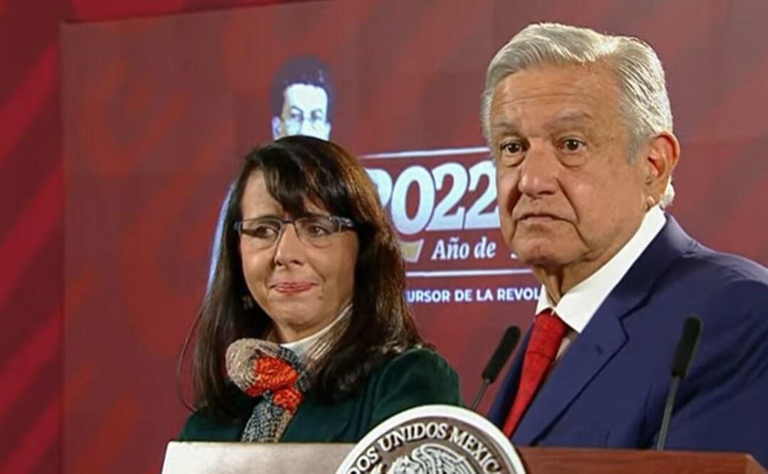 El presidente López Obrador adelantó que en la mañanera que está semana dará a conocer el relevo de la maestra Delfina Gómez. Foto: Especial