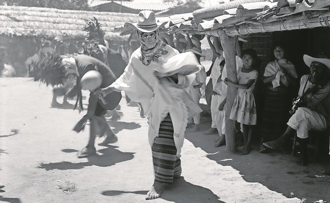 El archivo de la artista está conformado por más de 28 mil negativos que son testimonio visual de más de 400 comunidades y más de 28 culturas indígenas y mestizas del país. Fotos: Ruth d. Lechuga