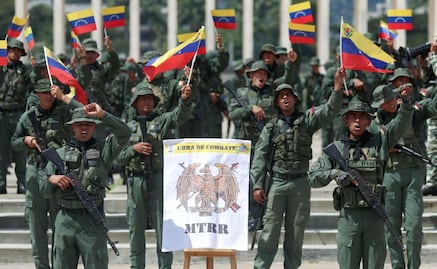 Venezuela dice que al menos 24 militares murieron en ataque de EU; investigarán muertes como "crimen de guerra"