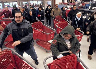 Black Friday: Desaceleración del gasto en EU podría moderar ventas del "viernes negro"