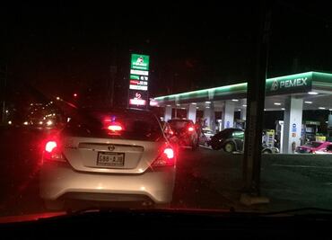 Madrugan para comprar gasolina en cuarto día de desabasto