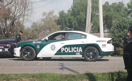 Policías cachan a hombre con una arma réplica y lo dejar ir por 400 pesos y un reloj Armani