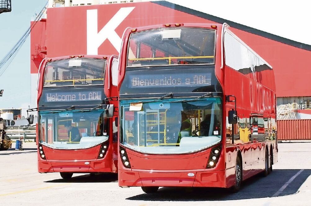 Las dos unidades que se encuentran en el puerto de Veracruz tienen capacidad para transportar 130 pasajeros y emiten bajas emisiones contaminantes (CORTESÍA)
