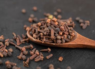 Usa clavo de olor y combate la bacteria E.Coli