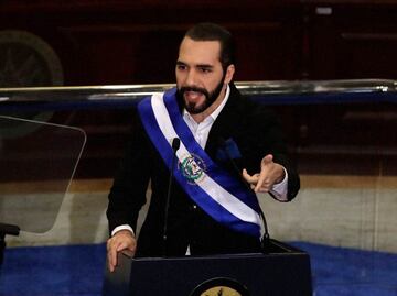 Bukele anuncia despidos de 300 empleados públicos salvadoreños para "ahorrar" fondos