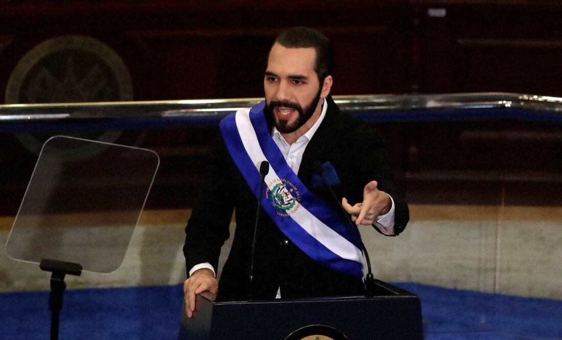 Nayib Bukele, presidente de El Salvador,  ante el Congreso durante una sesión por su cuarto año de gobierno, en San Salvador. Foto: EFE