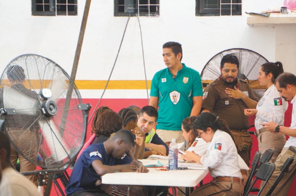 Autoridades revisaron la situación de migrantes provenientes de 15 naciones del continente africano, indican activistas de derechos humanos. Foto/MARÍA DE JESÚS PETERS. EL UNIVERSAL