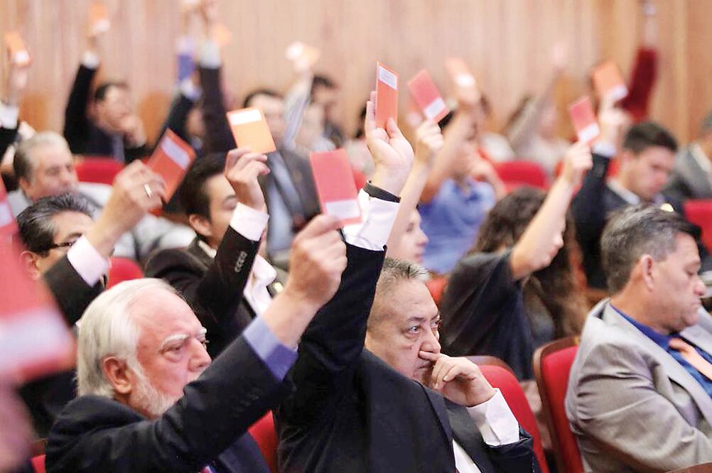 Consejo de la UdeG otorga Honoris Causa a De la Fuente