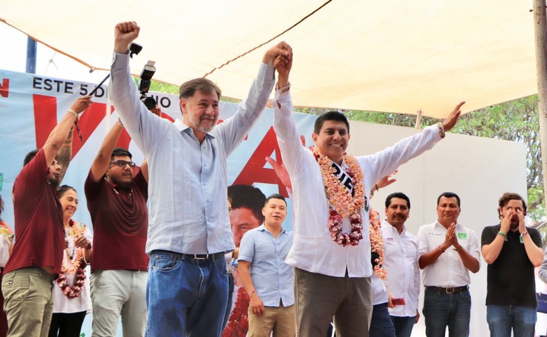 Fernández Noroña con el candidato para gobernador de Oaxaca, Salomón Jara. Foto: Twitter @fernandeznorona