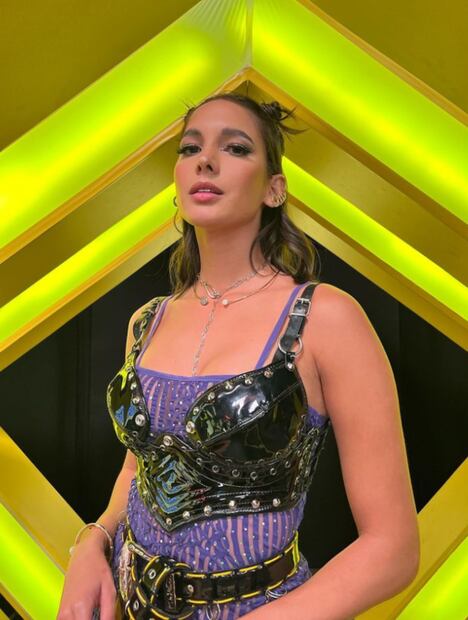 Ary Tenorio se une a la tendencia de usar encima la ropa interior