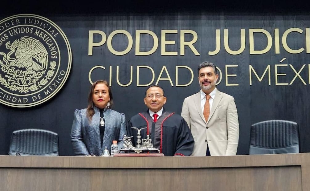 Magistrado Rafael Guerra toma de protesta para su tercer periodo como presidente del Tribunal Superior de Justicia de la CDMX.
Foto: Especial.