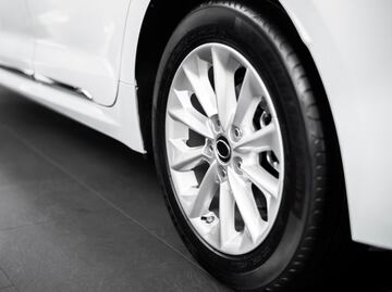 Qué significa la última letra de las llantas de tu auto