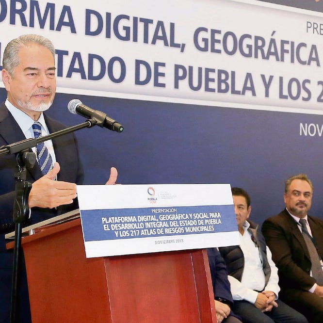 El subsecretario de Administración de la Secretaría de Finanza, Rafael Ruiz, durante la presentación de la Plataforma Digital, Geográfica y Social para el Desarrollo Integral de Puebla.