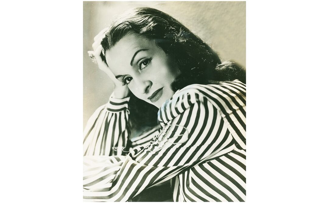 Andrea Palma nació hace 119 años. En 1945, María Félix fue una de las asistentes a la celebración de su cumpleaños realizado en su residencia ubicada en la calle Veracruz, en la colonia Roma. Fototeca EL UNIVERSAL. 