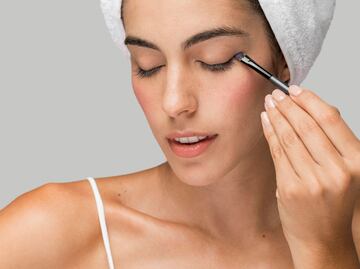 Para qué sirve aplicar vaselina en las pestañas