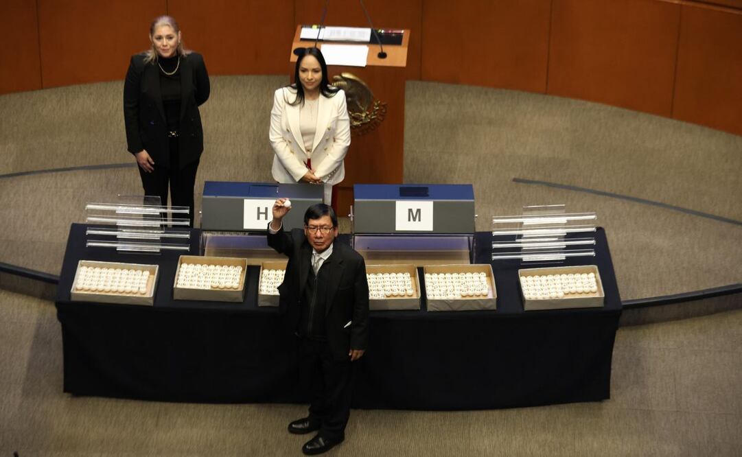 Proceso de insaculación para definir candidaturas del Poder Judicial en el Senado. Foto: Diego Simón Sánchez/EL UNIVERSAL