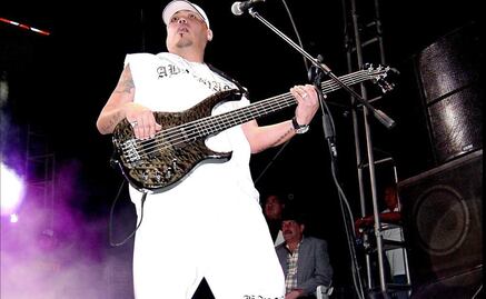 Autoridades buscan al hermano de Selena Quintanilla