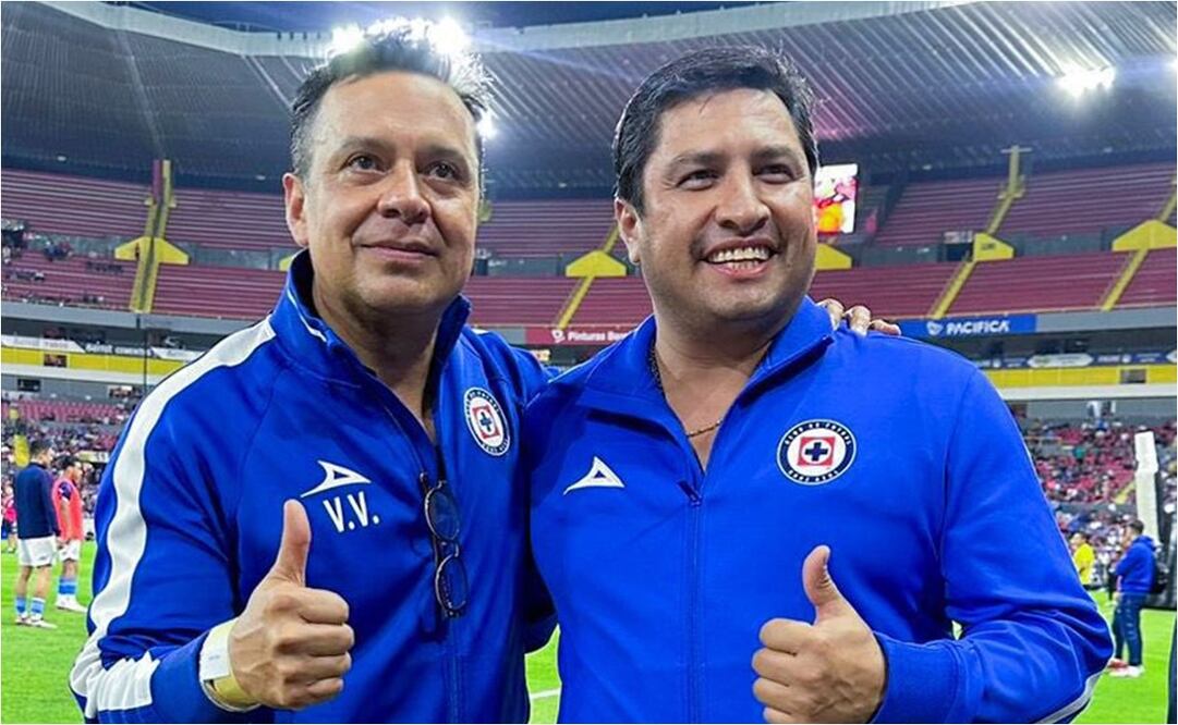 FOTO: Julión Álvarez presume amor por Cruz Azul rumbo a la liguilla de la Liga MX - @Victor_VelRan