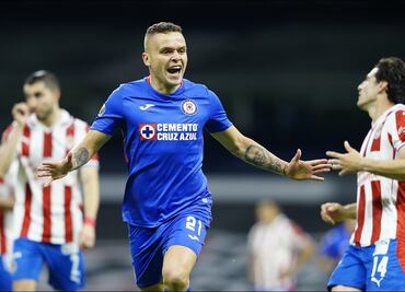 Cruz Azul vence a Chivas e iguala récord de 12 victorias consecutivas