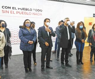 Apoyan a Mario Delgado, 15 de 34 diputados de Morena