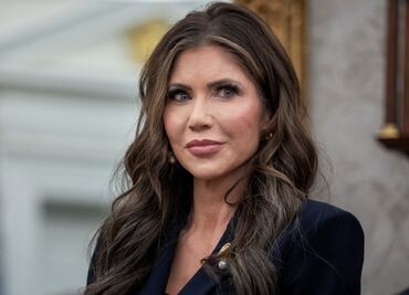 Secretaria de Seguridad Nacional, Kristi Noem, víctima de robo en restaurante en DC; además de su bolsa, se llevan 3 mil dólares