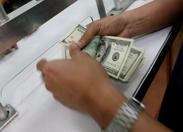 Dólar alcanza nuevo máximo histórico; llega a los 25.71 pesos