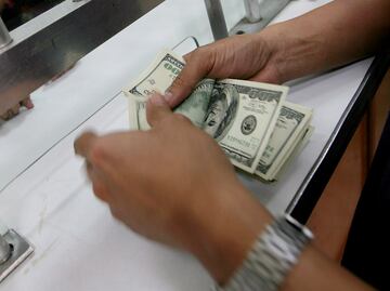 Dólar hoy: precio del billete verde amanece en 18.72 pesos al mayoreo este jueves 15 de agosto