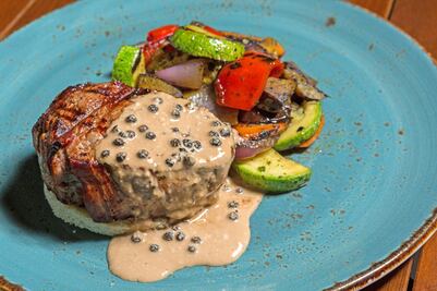 Consiente a tu paladar con esta receta de filete a la pimienta