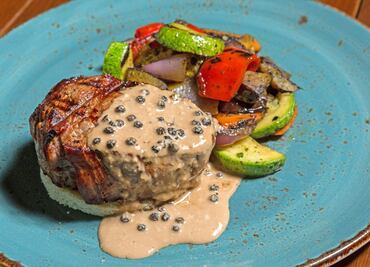 Consiente a tu paladar con esta receta de filete a la pimienta