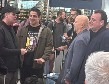 Luis García le reclamó a Christian Martinoli por convivir con los comentaristas de Televisa