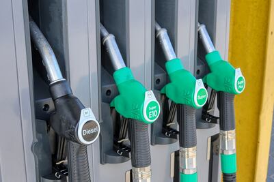 El país que les cobra más a los extranjeros por cargar gasolina