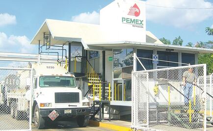 Suben robos a autotanques con gasolina de Pemex