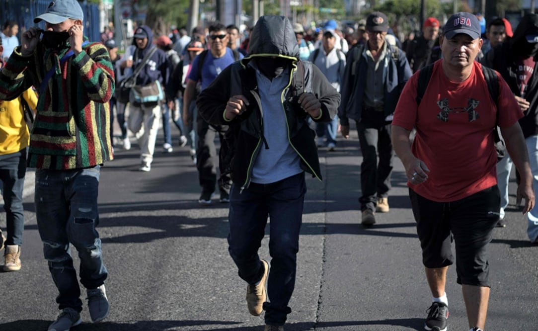 El Salvador busca un arreglo negociado a la crisis que recrudeció en los últimos dos días por la caravana de migrantes. Foto: AFP 