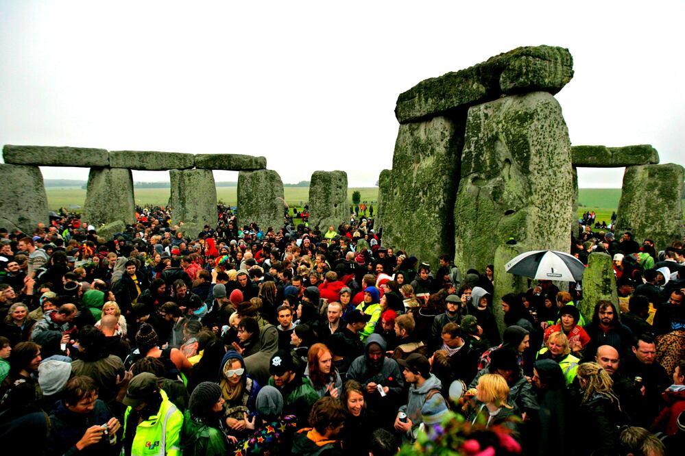 Turistas invaden Stonehenge, en Inglaterra. (Foto: Archivo El Universal)