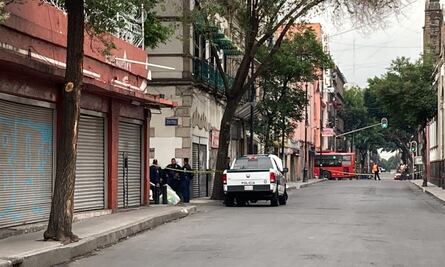 Reportan hallazgo de cadáver al interior de un tambo en calles del Centro Histórico de la CDMX