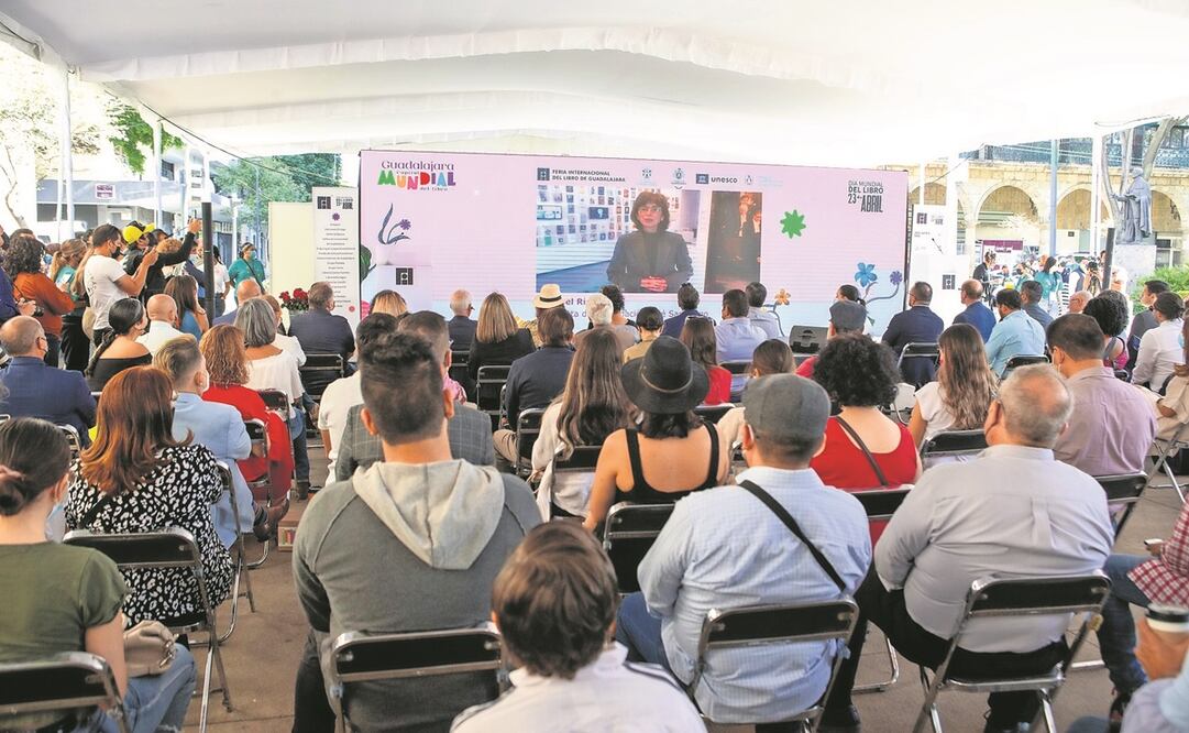 En una plaza de Guadala-jara, durante el arranque del programa impulsado por la UNESCO. Foto: UNIVERSIDAD DE GUADALAJARA