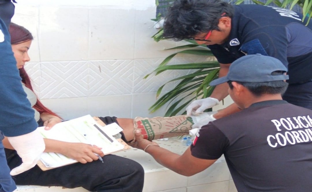 Usan caja de pizza como férula en Seyé, Yucatán; evidencian falta de equipo en ambulancia.
Foto: Especial.