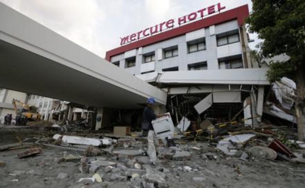 Continúa búsqueda de sobrevivientes en Indonesia; van mil 558 muertos