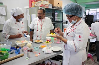 Madres trabajadoras, con apenas 50 mil pesos en su cuenta de Afore: Consar