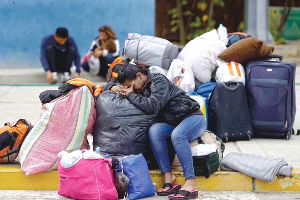 El gobierno de Perú confirmó la muerte de un ciudadano peruano junto a otros cinco migrantes en Chiapas, México, tras un incidente en el que militares mexicanos dispararon contra dos camiones que transportaban a 33 migrantes. Foto: AP/Archivo